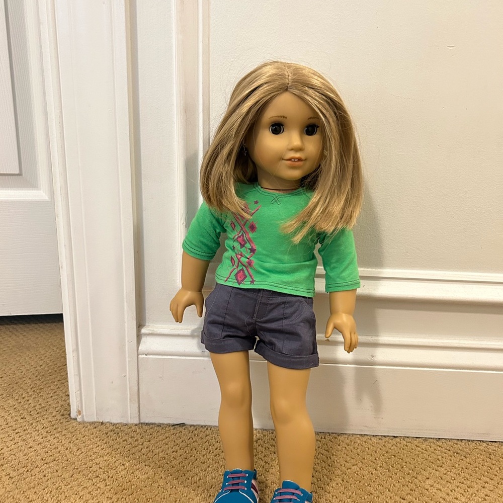 American girl doll 18 inch great condition!